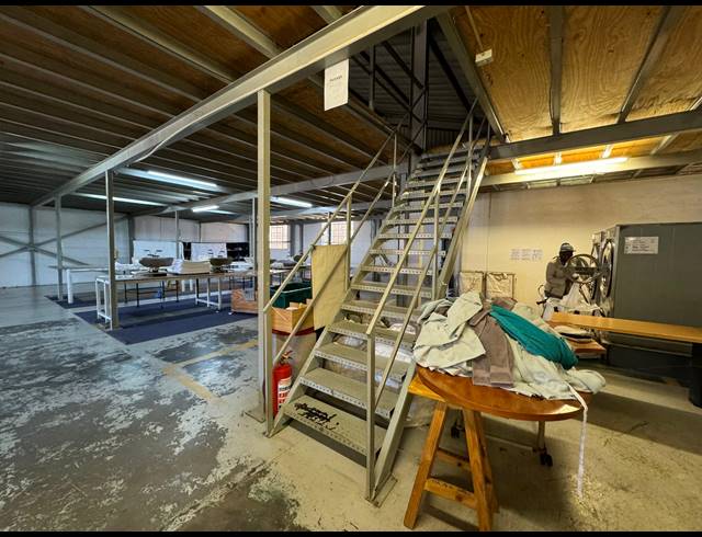 800M² WAREHOUSE SOLD IN ROBERTVILLE